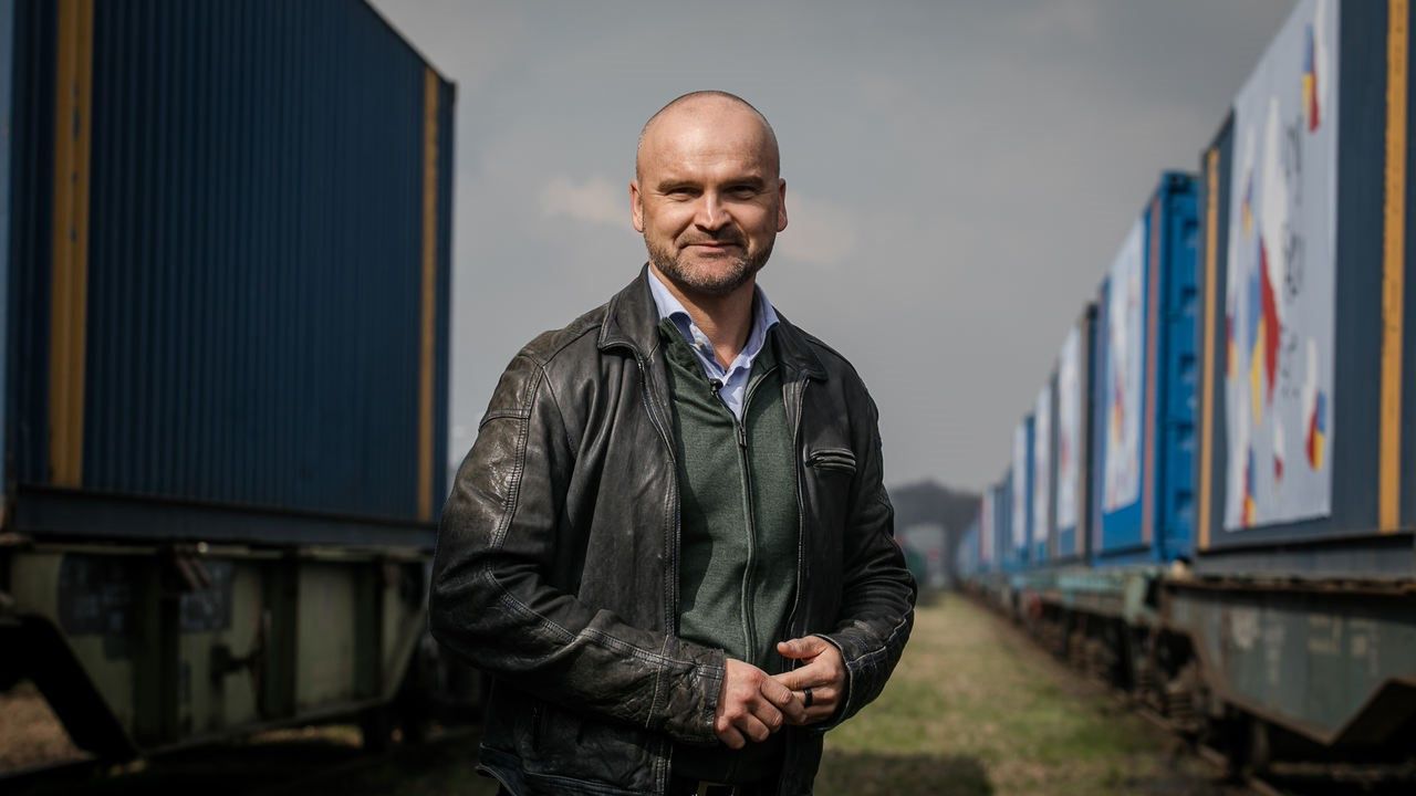 Omenaa Mensah i Rafał Brzoska - pomoc dla Ukrainy
