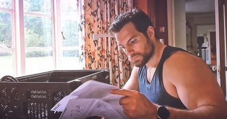 Henry Cavill facetem idealnym. Nowy dowód: Wiedźmin z Netflixa sam składa PC