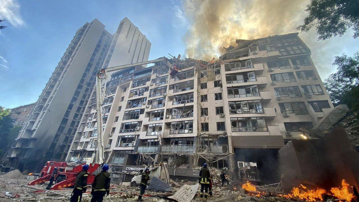 Rosjanie znów ostrzeliwują Kijów.