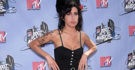 Sukienka Amy Winehouse sprzedana za ponad 240 tysięcy dolarów.