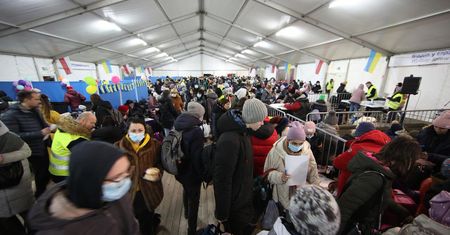 „Uchodźcy, omijajcie Berlin”. Brak żywności i wściekli wolontariusze.