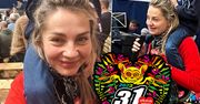 Małgorzata Socha z synkiem podczas 31. finału WOŚP. Jej licytacja zakończyła się sukcesem, a długowłosy Staś skradł serca internautów