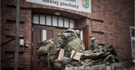 Bramę koszar w Dolaszewie przekroczyło dziś ponad 60 ochotników