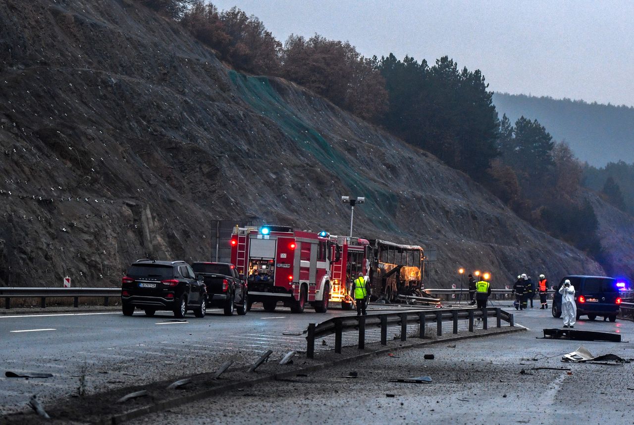 Tragedia  w Bułgarii. Co najmniej 46 osób spłonęło w autokarze na autostradzie.