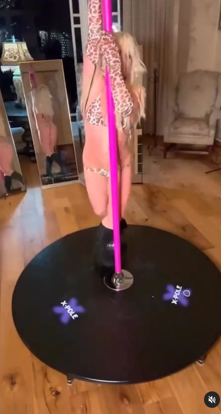 Britney Spears zademonstrowała, jak tańczy na rurze