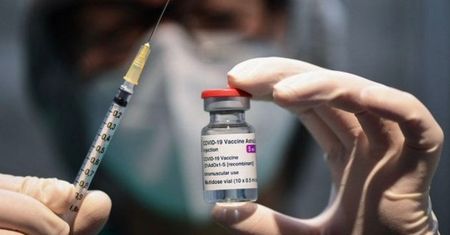 Horban: spodziewam się decyzji EMA o dopuszczeniu szczepionki AstraZeneca.