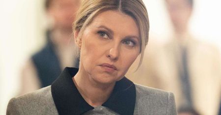 Francja: Brigitte Macron wita ukraińską pierwszą damę Olenę Zełenską w Pałacu Elizejskim
