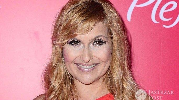 <h2>Polskie piosenki świąteczne - Katarzyna Skrzynecka - Oszaleli anieli</h2>
https://www.youtube.com/watch?v=GKSQ8ubh9fs