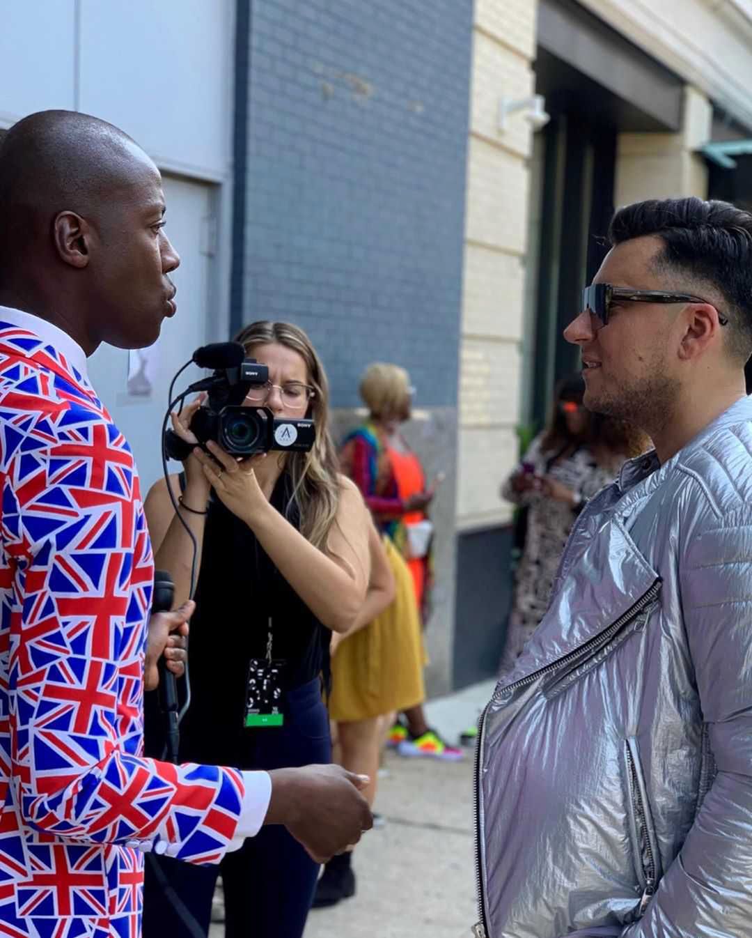 Łukasz Kędzior w srebrnej stylizacji - New York Fashion Week 2019