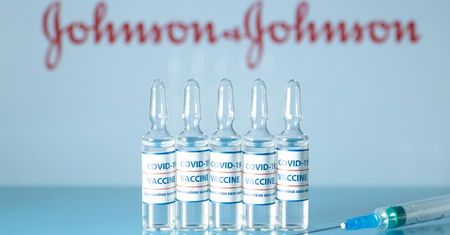 Szczepionka Johnson&Johnson zatwierdzona w USA.