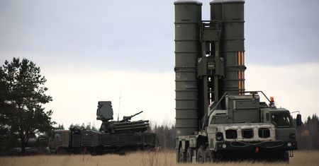 Rosyjski system rakietowy S-400 tuż przy granicy z Polską.