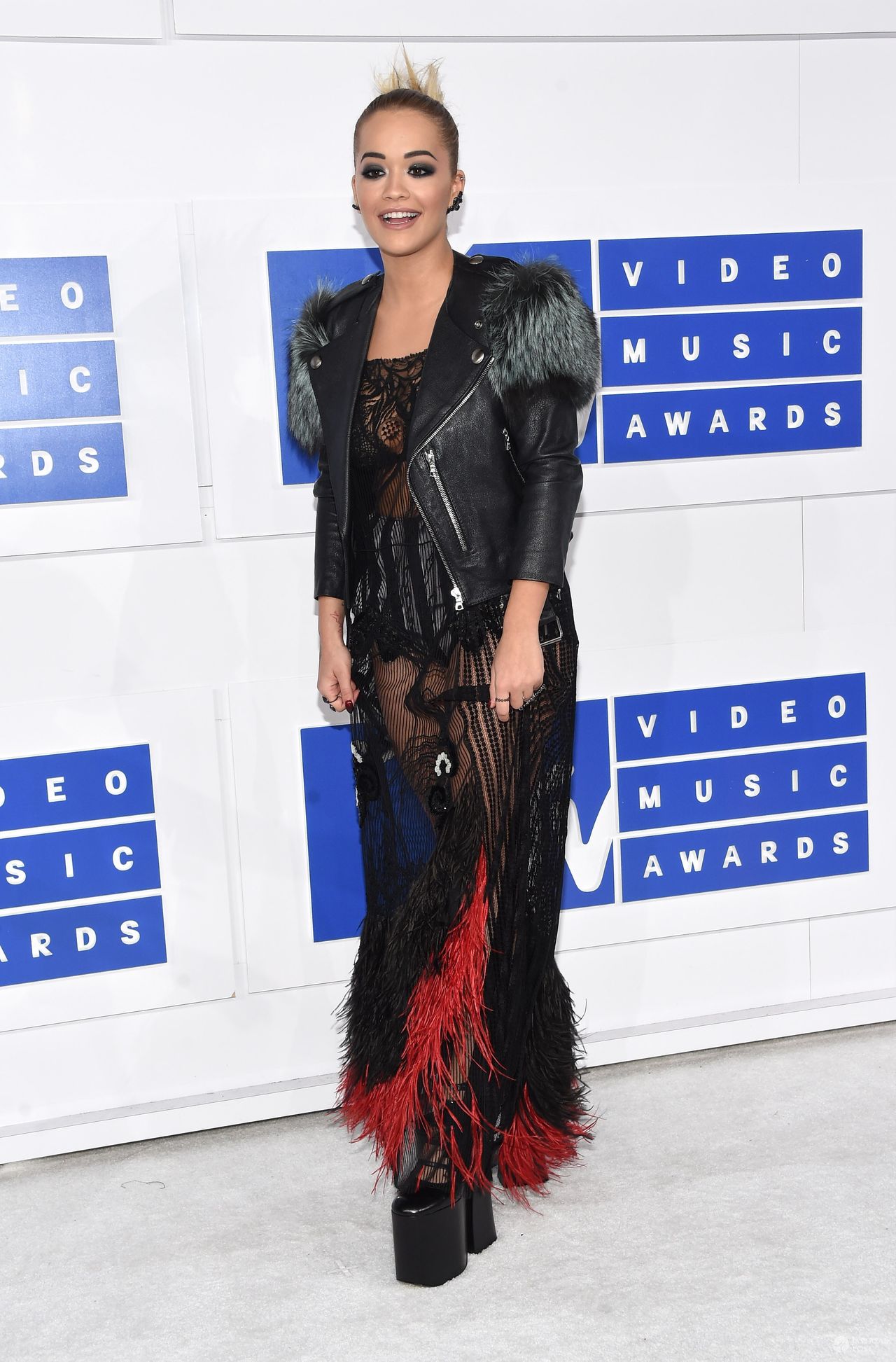 Rita Ora - MTV Video Music Awards 2016