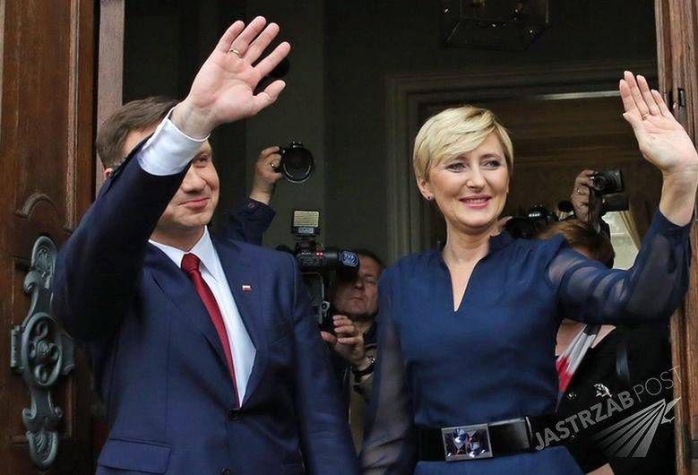 Pierwsza Dama, Agata Duda z mężem Andrzejem Dudą w Pałacu w Wilanowie. Media: jak Claire Underwood [zdjęcia]