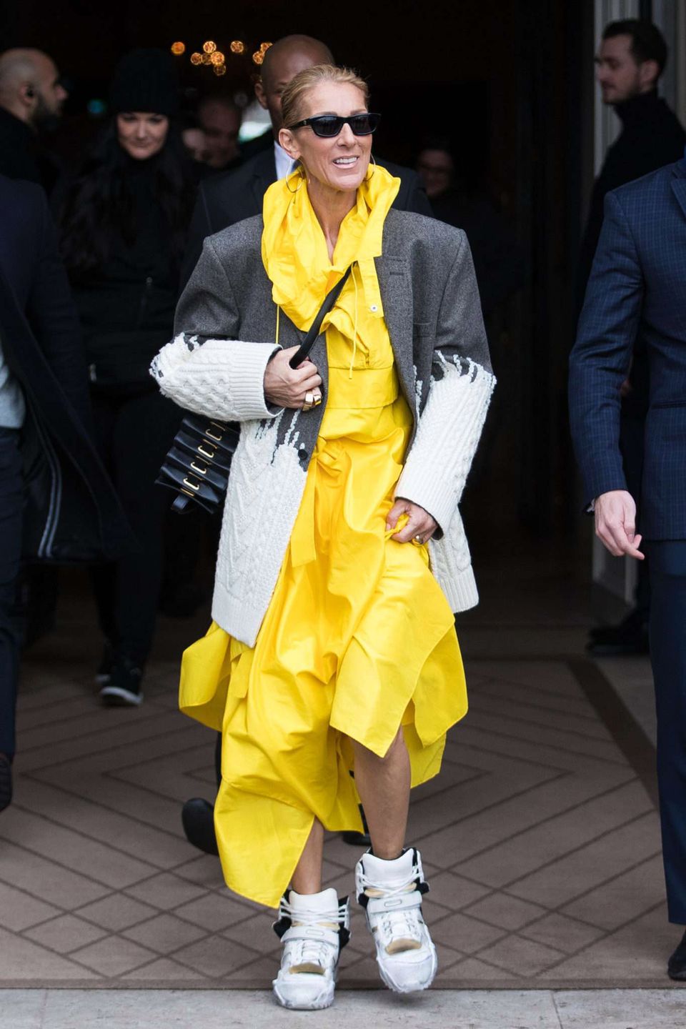 Celine Dion maskuje szczupłą sylwetkę w oryginalnej sukience