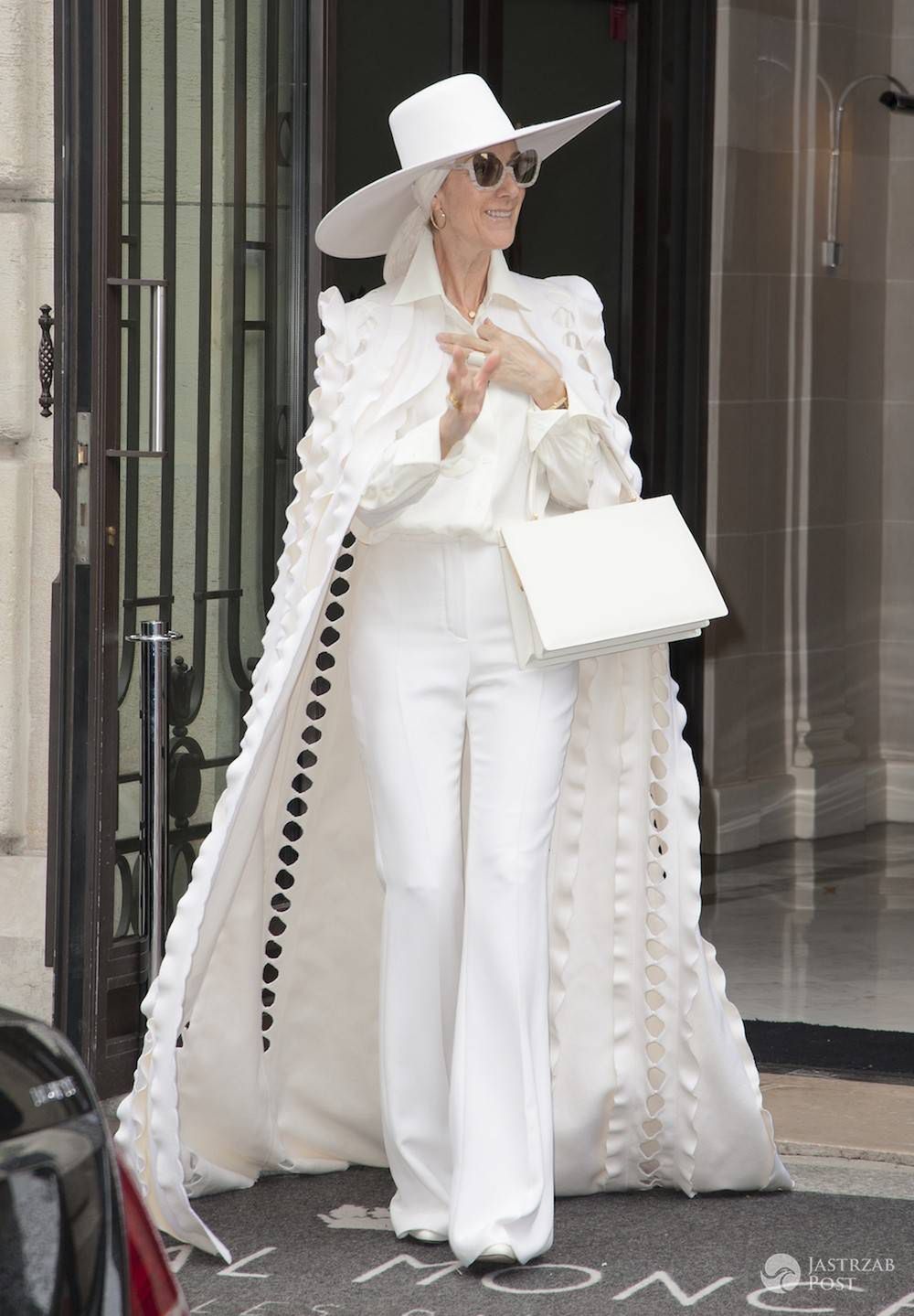 Celine Dion cała na biało