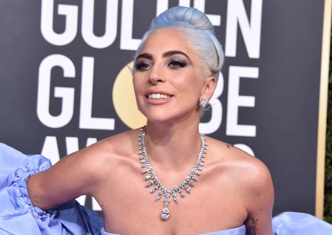 Lady Gaga w kreacji Valentino - Złote Globy 2019