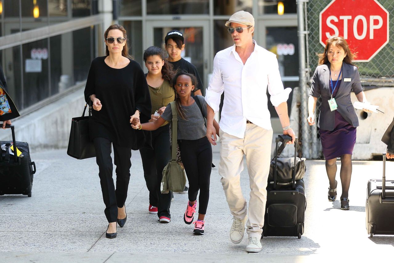 Angelina Jolie i Brad Pitt z rodziną