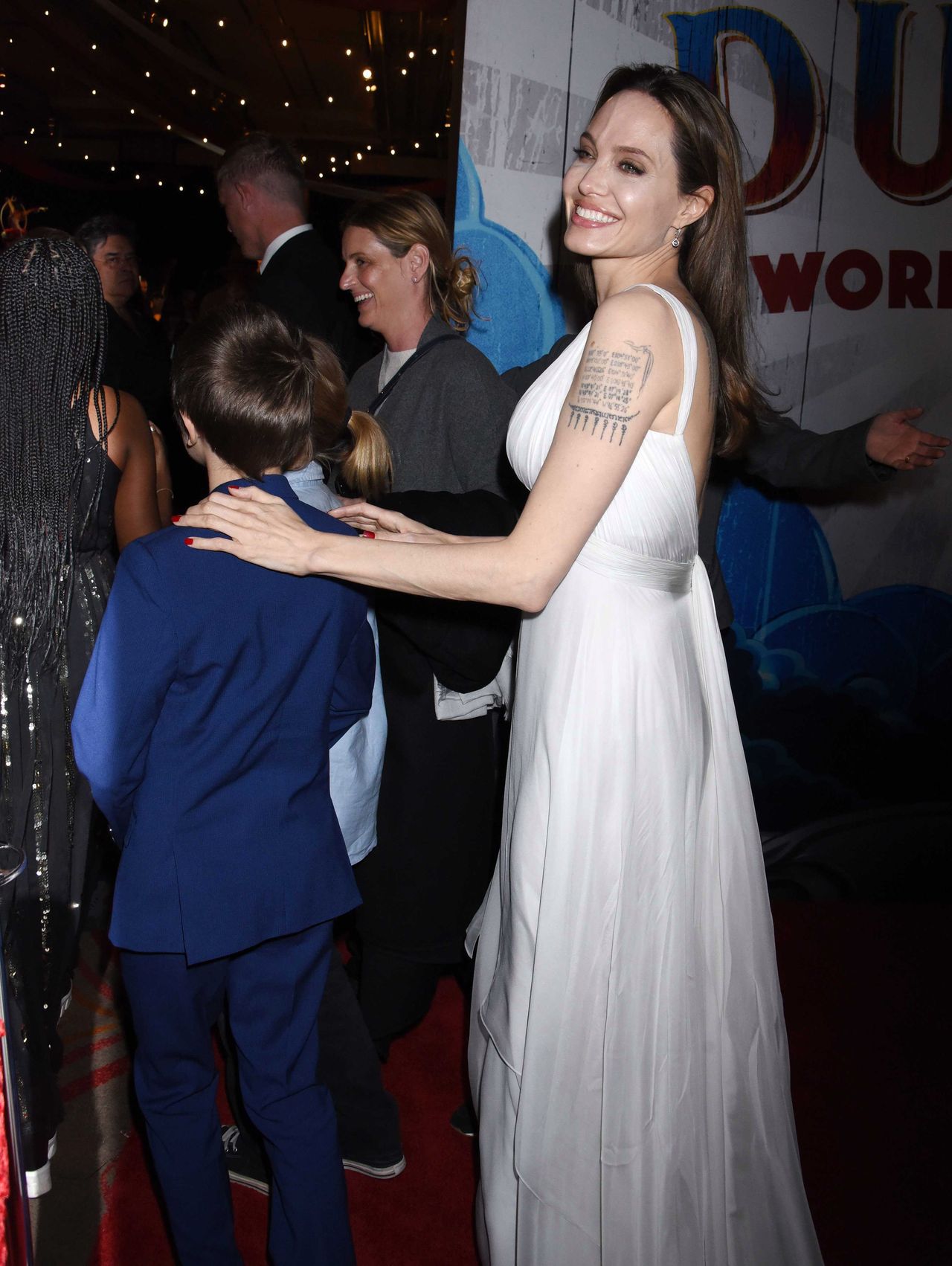 Angelina Jolie z dziećmi na premierze filmu "Dumbo"