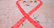 Zakażenia HIV dotyczą dziś głównie ludzi w “białych kołnierzykach”, artystów i celebrytów, a nie narkomanów