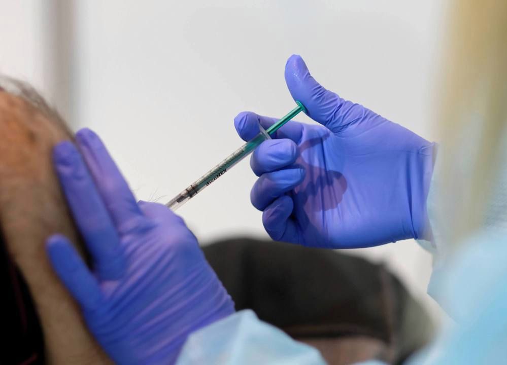 Joński i Szczerba: szczepionki są dla PiS paliwem wyborczym.