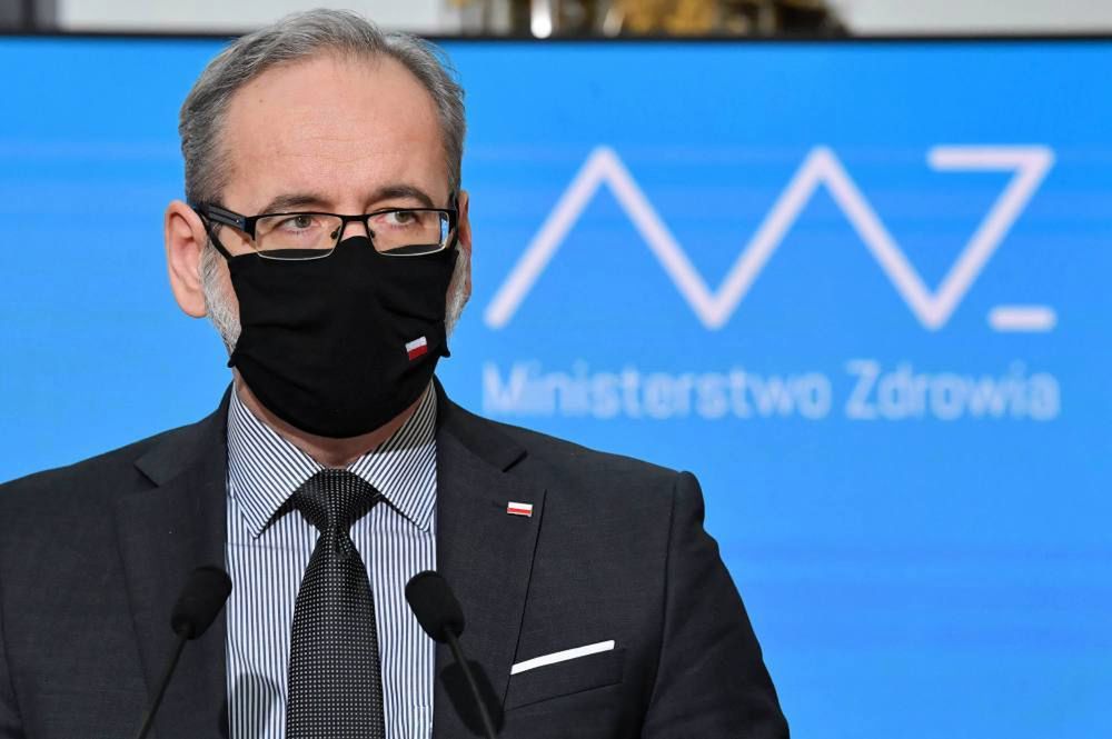 Niedzielski: wczoraj odzyskaliśmy blisko połowę kwoty należnej za respiratory.