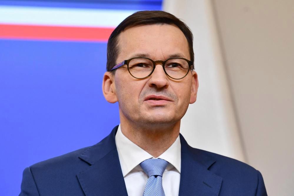 Afera zakupowa pod lupą NIK. Morawiecki i Sasin w ogniu krytyki