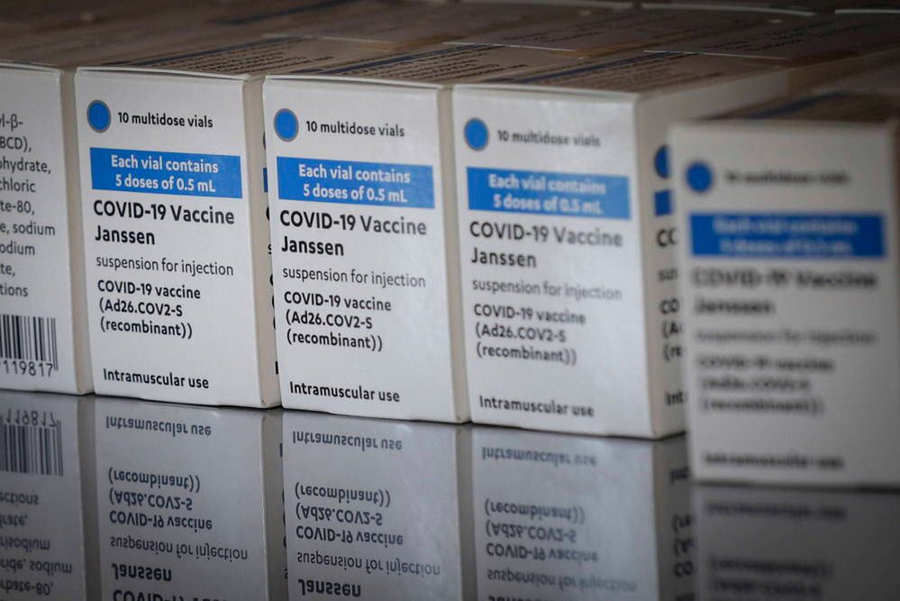 <p>epa09156493 Janssen (Pharmaceutical Companies of Johnson &amp; Johnson) vaccine against Covid-19 at vaccination hub the &#8216;Vela (sail) by Santiago Calatrava&#8217; in Tor Vergata discrict, in Rome, Italy, 24 April 2021.  EPA/GIUSEPPE LAMI<br />
Dostawca: PAP/EPA.</p>