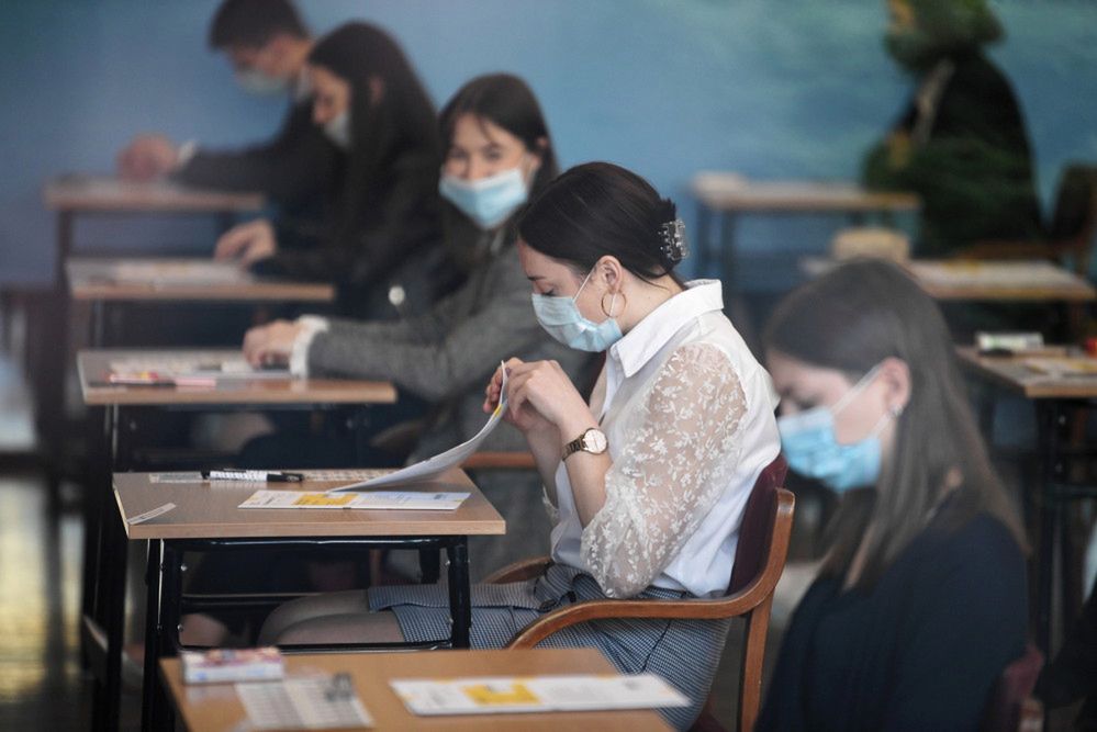 Matura z języka polskiego: “Lalka”, “Ziemia obiecana” i wiersz Beaty Obertyńskiej.