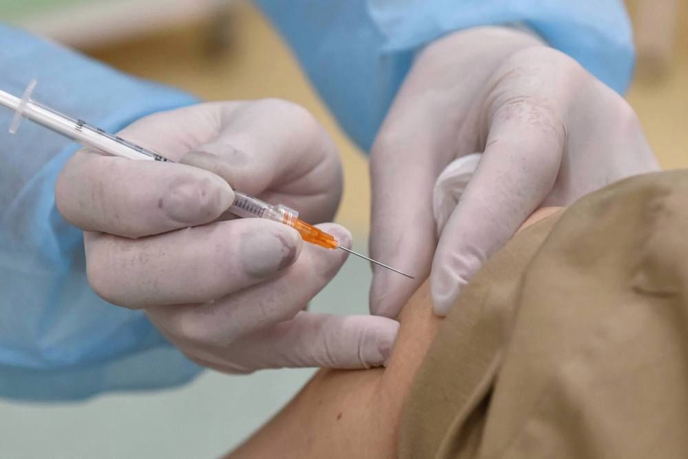 W pełni zaszczepionych jest ponad 3,7 mln Polaków.