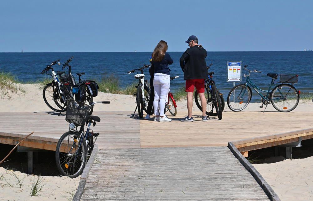Środa będzie pogodna i ciepła, z przelotnymi opadami na zachodzie.