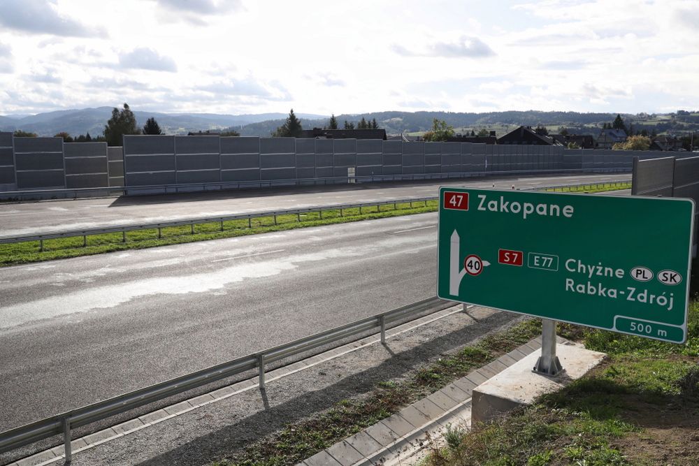 Uszkodzony gazociąg na budowie nowej zakopianki; droga zamknięta