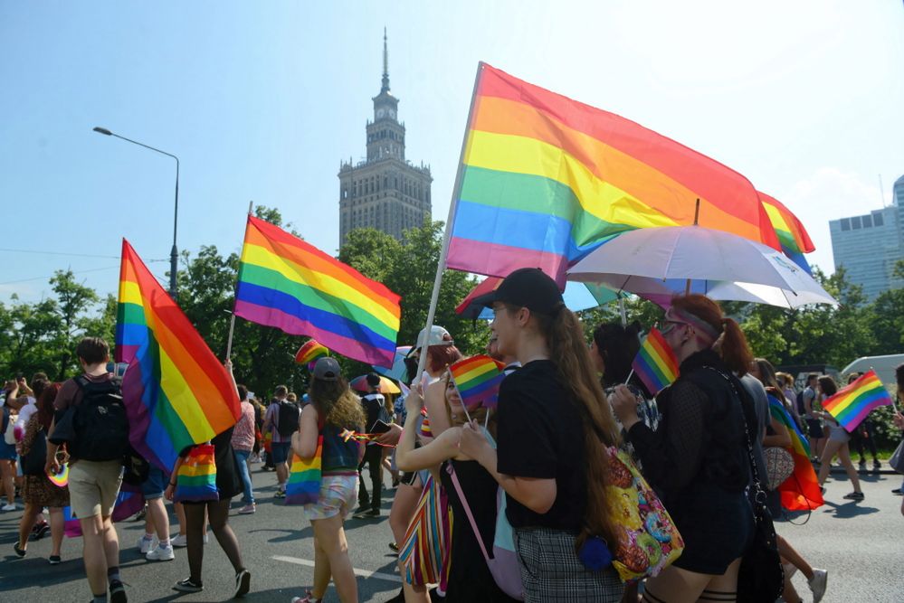 Parada Równości w Warszawie z patronatem prezydenta Rafała Trzaskowskiego.