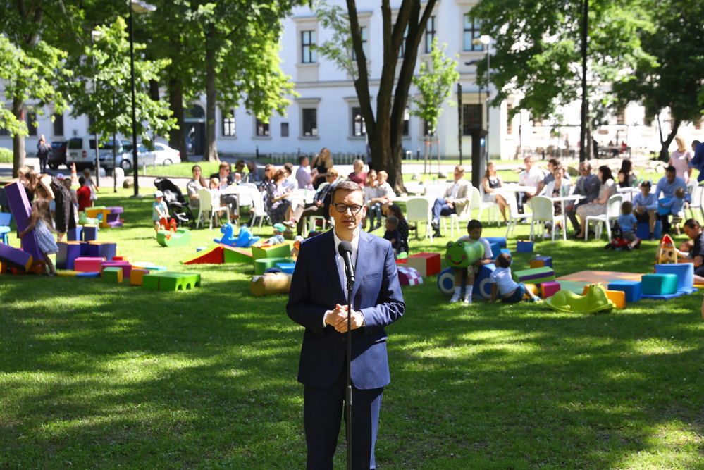 Morawiecki: program demograficzny w ramach Polskiego Ładu ma wzmocnić Polskę.