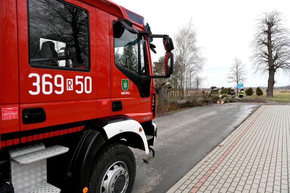 800 interwencji związanych z usuwaniem skutków zjawisk atmosferycznych.