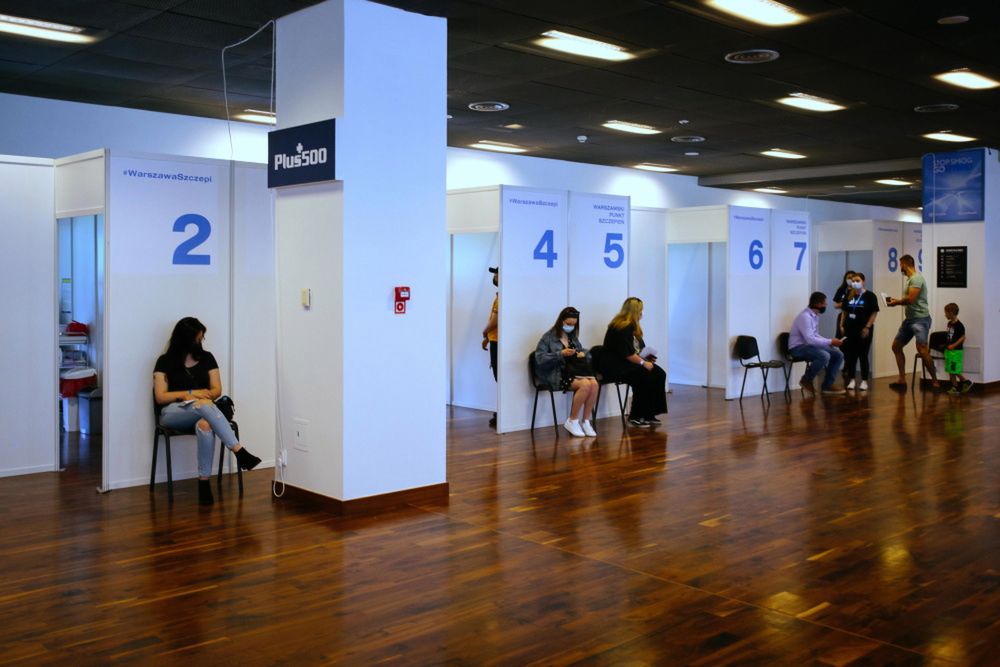 Od soboty pełne szczepienie będzie uznawane 14 dni po zakończeniu procesu szczepienia.