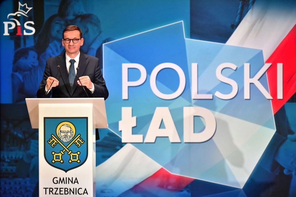 <p>Trzebnica, 26.06.2021. Premier Mateusz Morawiecki podczas spotkania w Gminnym Centrum Kultury i Sztuki w Trzebnicy (woj. dolnol¹skie), 26 bm. (mr) PAP/Maciej Kulczyñski</p>