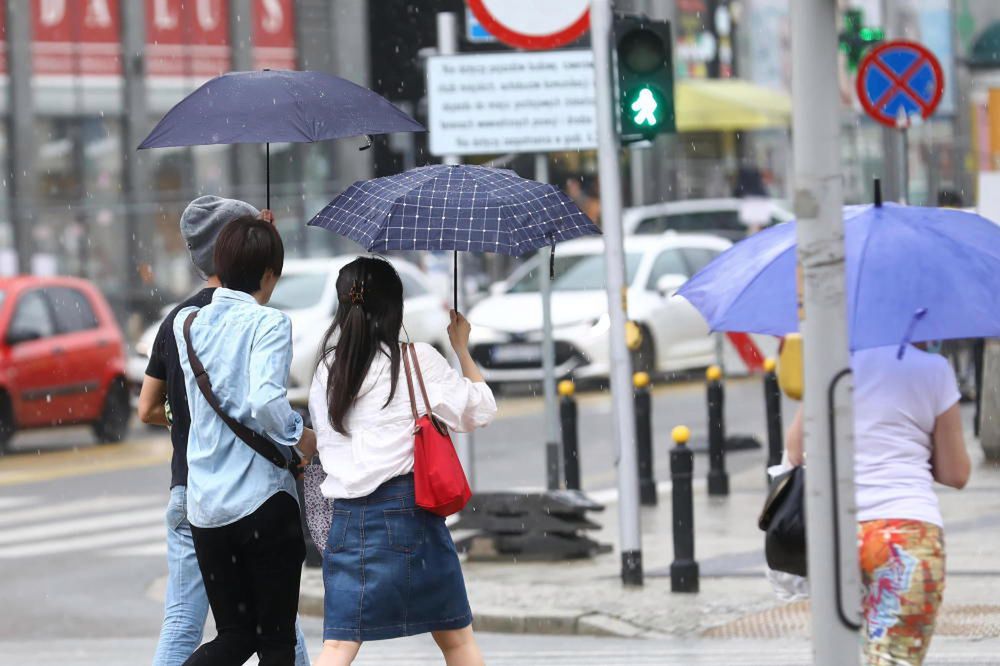 W poniedziałek pochmurno w całym kraju; przelotne opady deszczu i burze w płn.-wsch. i zach. Polsce