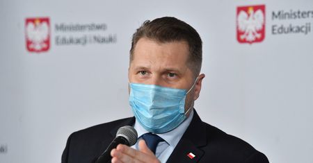 Posłanki KO zapowiadają wniosek o odwołanie ministra edukacji.