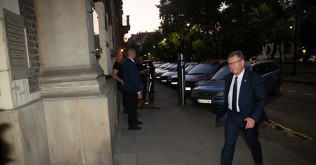 Samorząd województwa przekaże ponad milion złotych na pomoc pogorzelcom.