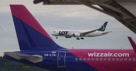 Branża lotnicza prognozuje 100-proc. wypełnienie samolotów w te wakacje. Pasażerowie mogą się spodziewać wzrostu cen biletów