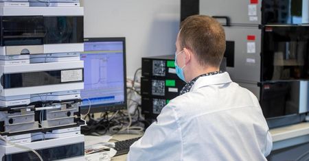 Coraz bliżej produkcji antygenu do szczepionki przeciw COVID-19 w zakładzie pod Łodzią.