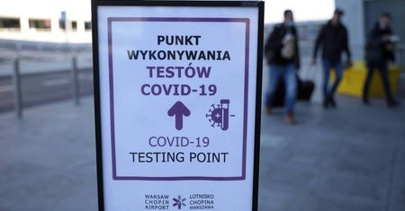 Test wykonany po przylocie do Polski na lotnisku przed kontrolą zwolni z kwarantanny.