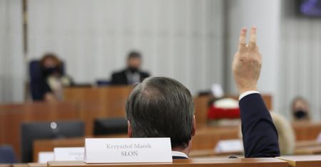 Senat przyjął ustawę ratyfikacyjną dot. Funduszu Odbudowy bez poprawek.