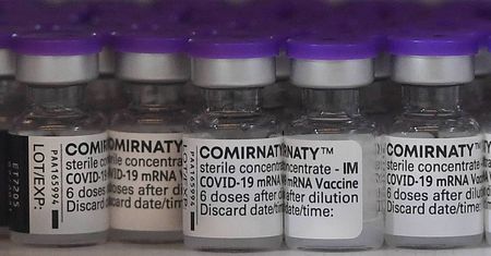 Szczepionkę BioNTech-Pfizer można do miesiąca trzymać w lodówce.