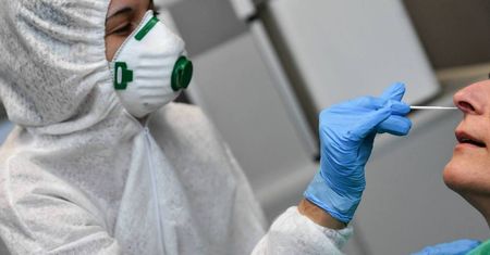 Zaburzenie węchu i smaku w COVID-19 obecnie bardzo rzadkie.