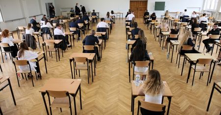 Egzaminy maturalne i ósmoklasisty w 2022 r. będą na podstawie wymagań egzaminacyjnych.