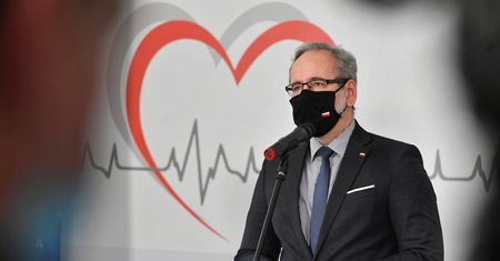 Niedzielski: od 4 maja wycofujemy ograniczenia zabiegów planowych.