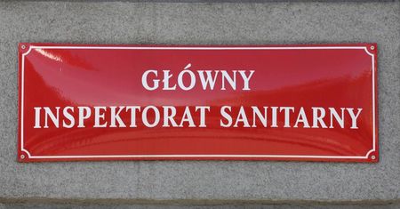 W ciągu doby ponad 17 tysięcy osób objęto kwarantanną.