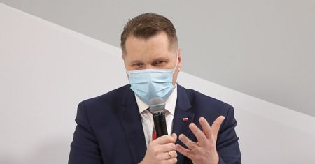 Czarnek: Jest nadal duża szans powrotu w kwietniu do nauki stacjonarnej.