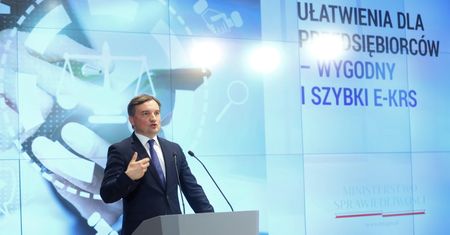 Ziobro: e-KRS to ułatwienie dla polskiego przedsiębiorcy.